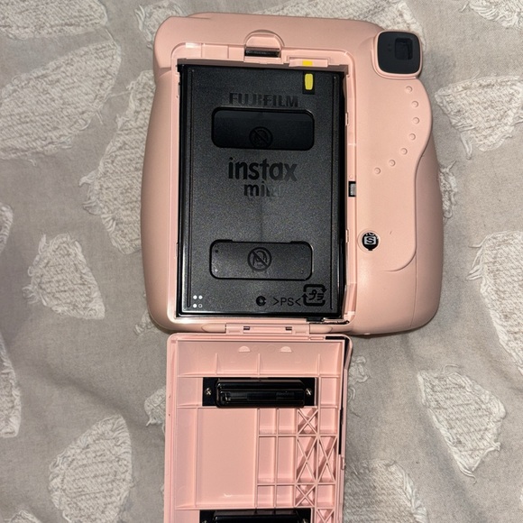 Instax Mini 8 Polaroid Camera - Picture 3 of 4